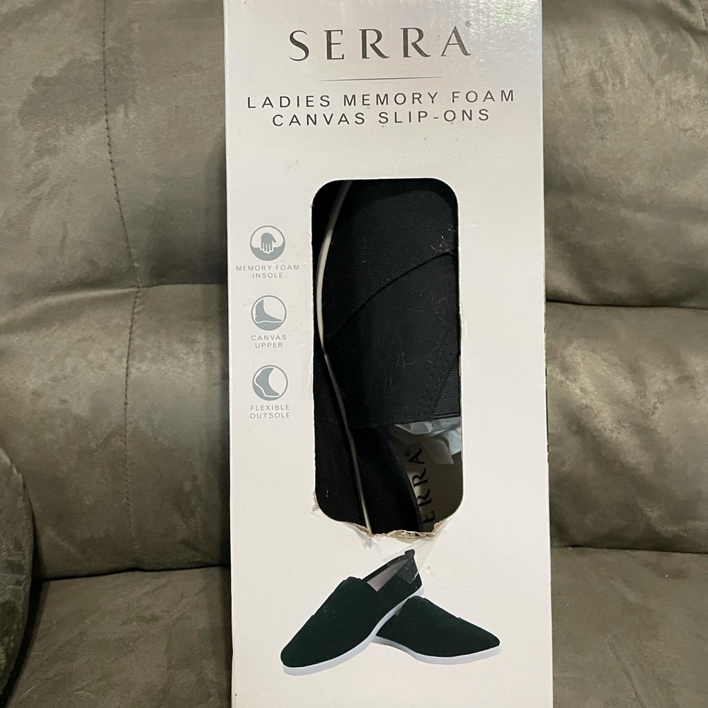 Serra memory foam canvas slip-ons size 7 black